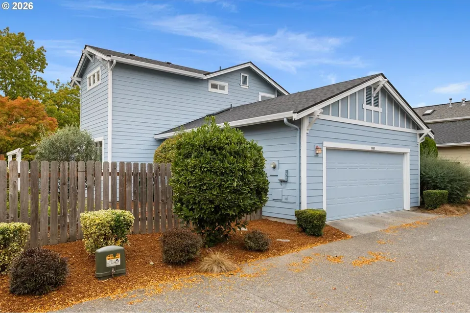 2 Bed 2 Bath Traditional Suburban Family Home in Hillsboro, OR - 2