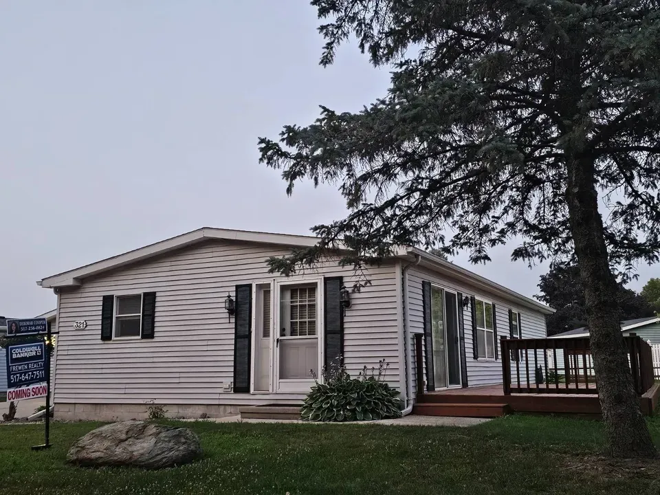 2 Bed 2 Bath Traditional Suburban Family Home in Lansing, MI - 1