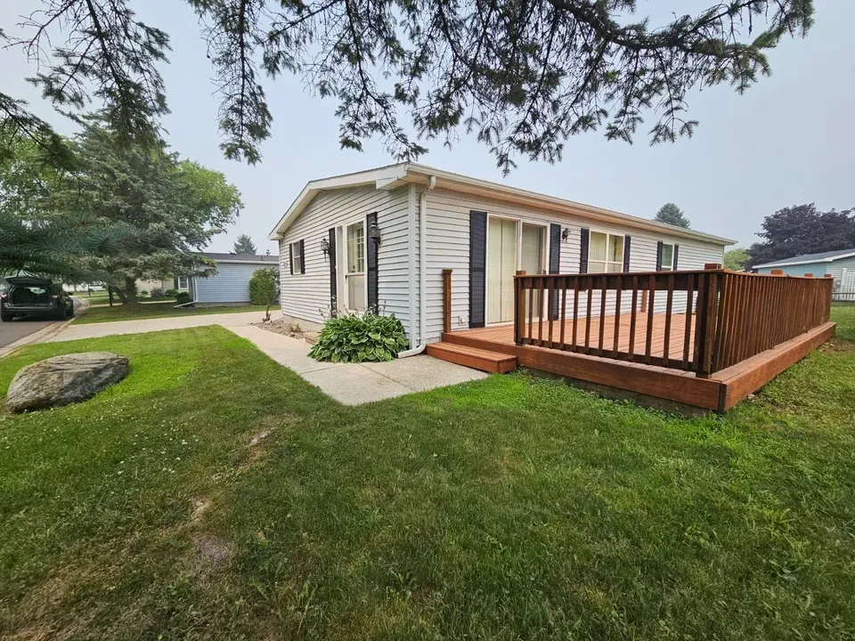 2 Bed 2 Bath Traditional Suburban Family Home in Lansing, MI - 3