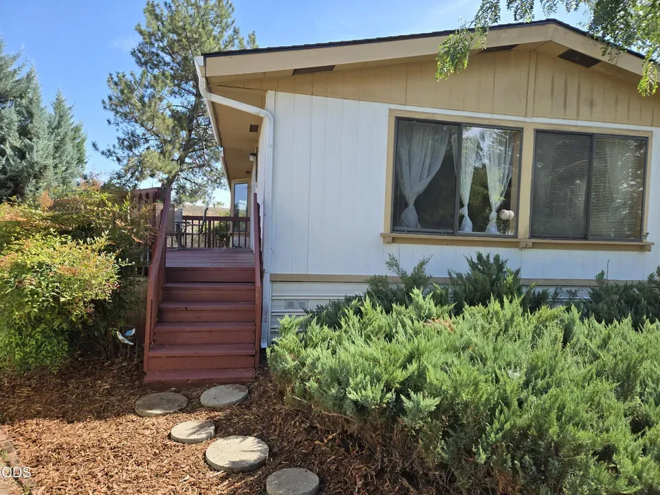 2 Bed 2 Bath Traditional Suburban Family Home in Medford, OR - 3