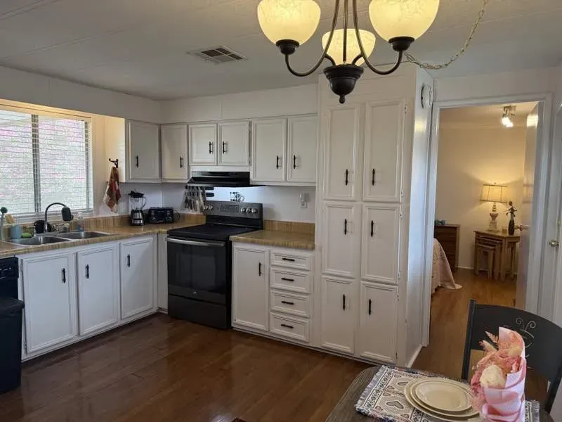 2 Bed 2 Bath Traditional Suburban Family Home in Mesa, AZ