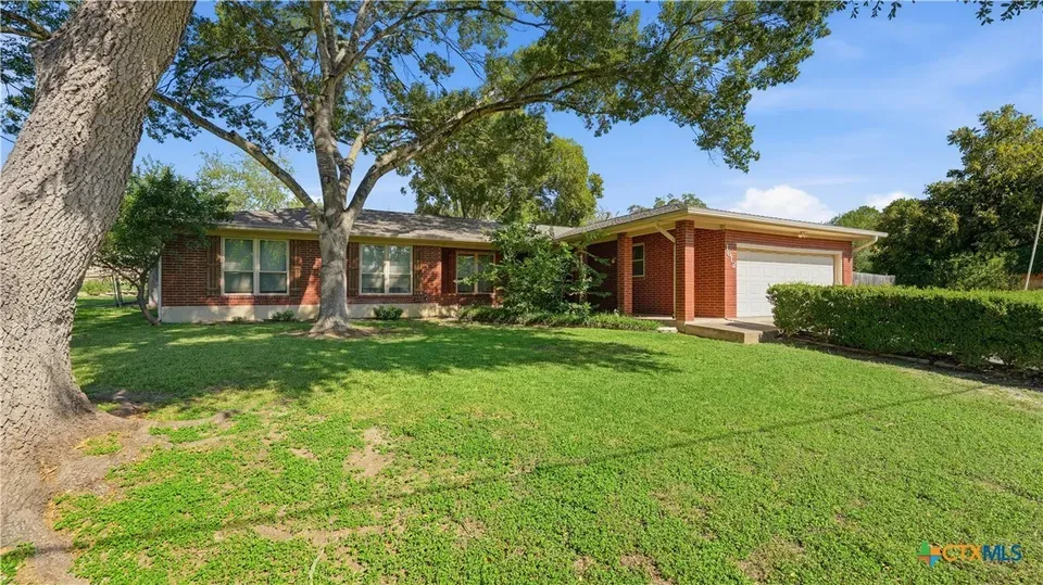 2 Bed 2 Bath Traditional Suburban Family Home in New Braunfels, TX - 1