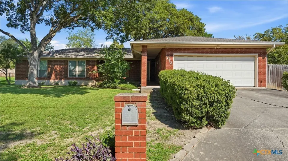 2 Bed 2 Bath Traditional Suburban Family Home in New Braunfels, TX - 2