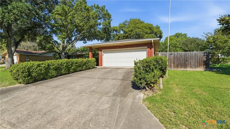 2 Bed 2 Bath Traditional Suburban Family Home in New Braunfels, TX - 3