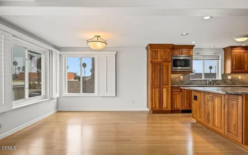 2 Bed 2 Bath Traditional Suburban Family Home in Oxnard, CA - 5