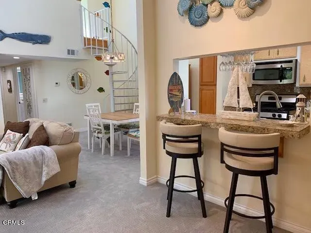 2 Bed 2 Bath Traditional Suburban Family Home in Oxnard, CA - 1