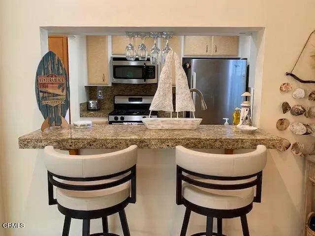 2 Bed 2 Bath Traditional Suburban Family Home in Oxnard, CA - 2