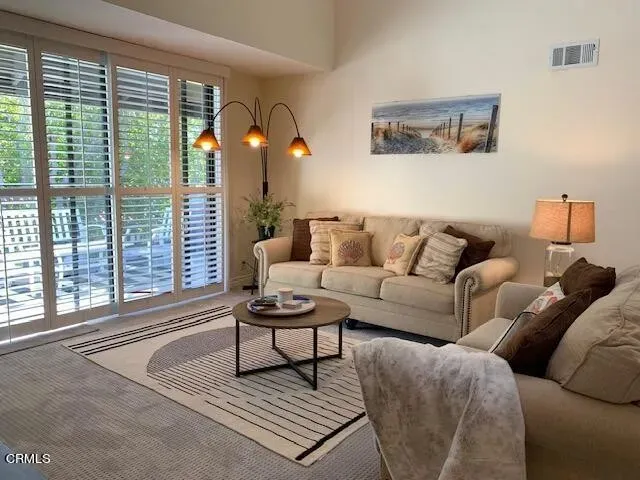 2 Bed 2 Bath Traditional Suburban Family Home in Oxnard, CA - 3