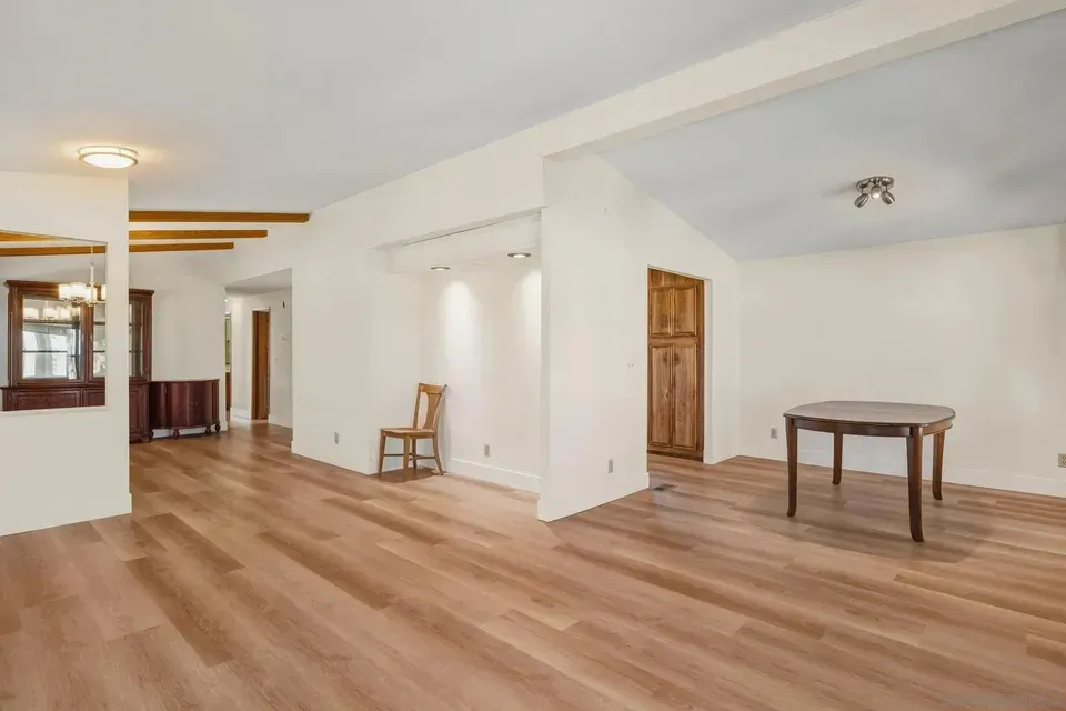 2 Bed 2 Bath Traditional Suburban Family Home in San Diego, CA - 2