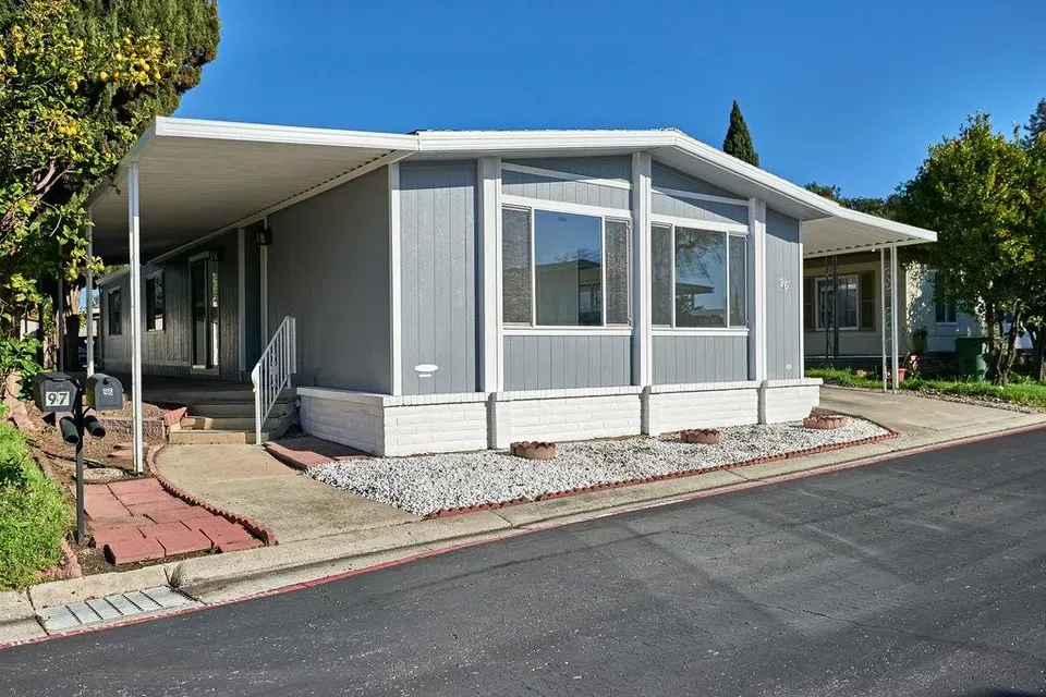 2 Bed 2 Bath Traditional Suburban Family Home in San Jose, CA