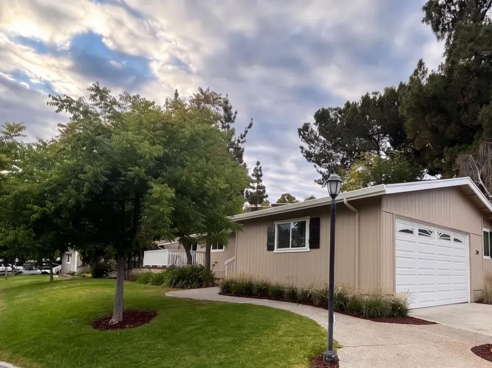 2 Bed 2 Bath Traditional Suburban Family Home in San Jose, CA