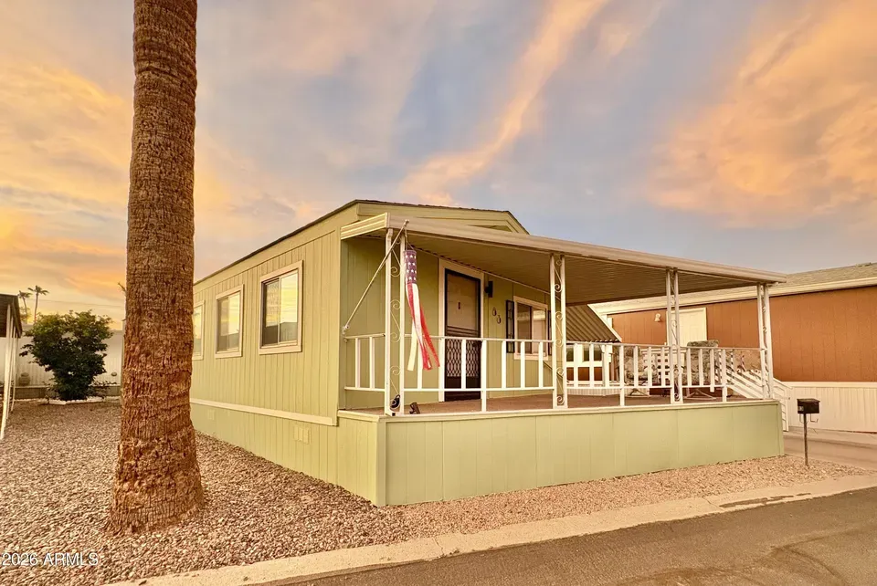 2 Bed 2 Bath Traditional Suburban Family Home in Scottsdale, AZ - 1