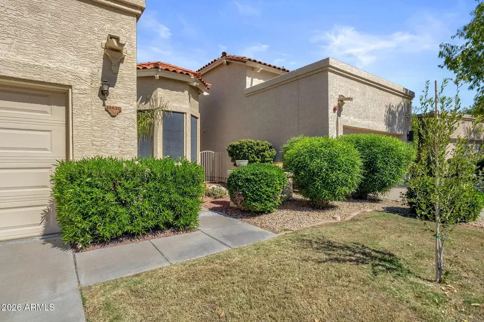 2 Bed 2 Bath Traditional Suburban Family Home in Scottsdale, AZ - 3
