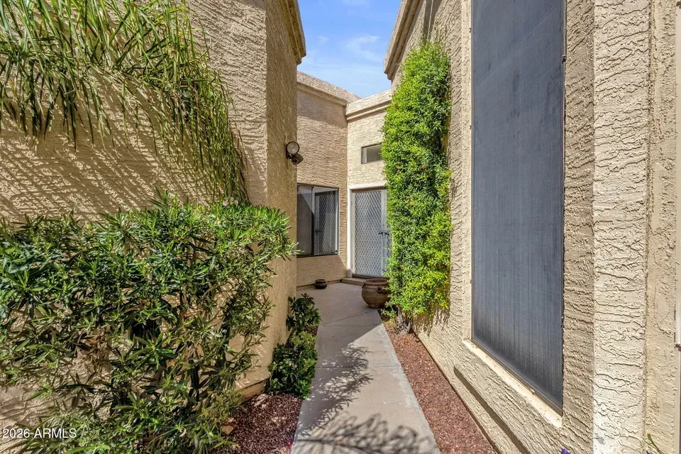 2 Bed 2 Bath Traditional Suburban Family Home in Scottsdale, AZ - 4