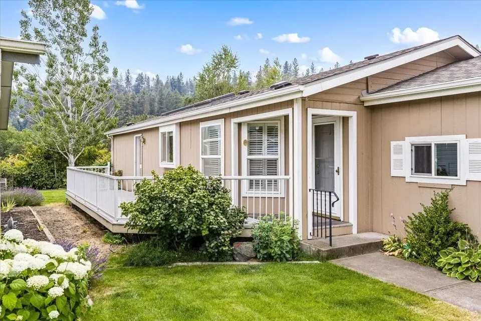2 Bed 2 Bath Traditional Suburban Family Home in Spokane, WA - 3
