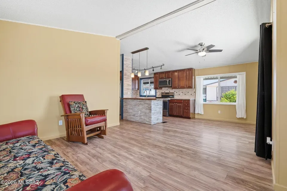 2 Bed 2 Bath Traditional Suburban Family Home in Tucson, AZ