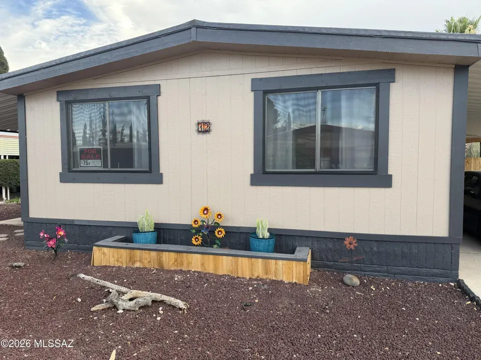 2 Bed 2 Bath Traditional Suburban Family Home in Tucson, AZ - 2