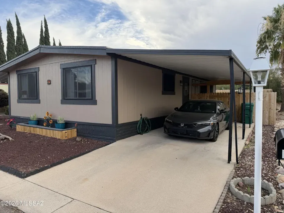 2 Bed 2 Bath Traditional Suburban Family Home in Tucson, AZ - 3