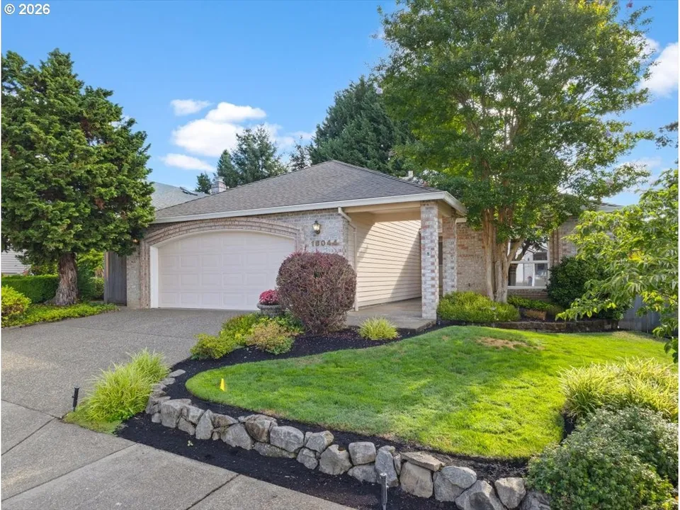 2 Bed 2 Bath Traditional Suburban Family Home in Portland, OR