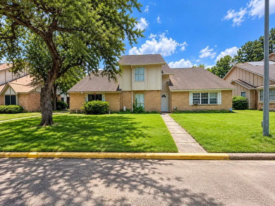 2 Bed 2 Bath Urban Luxury Row House in Houston, TX