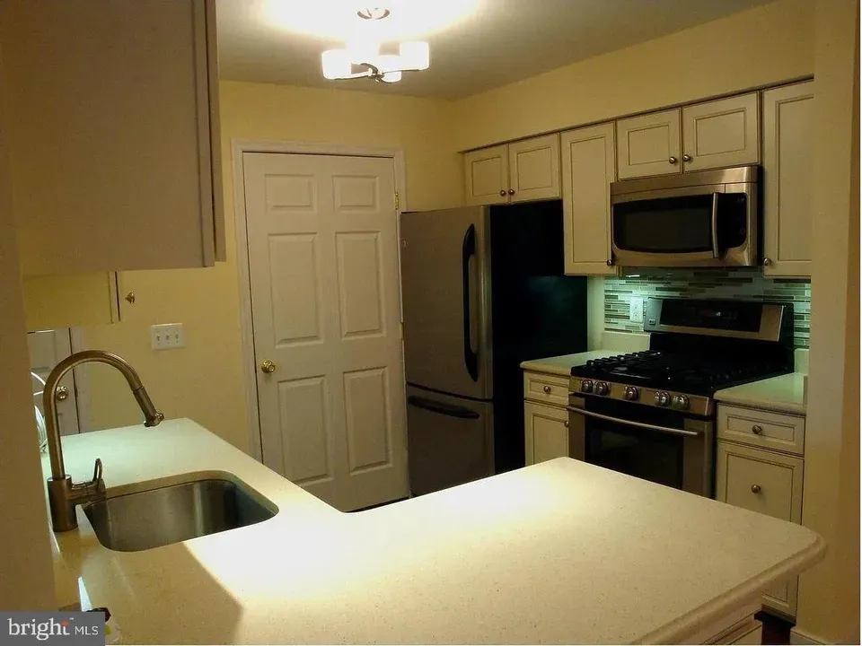 2 Bed 2 Bath Urban Residential Condo in Annapolis, MD - 2