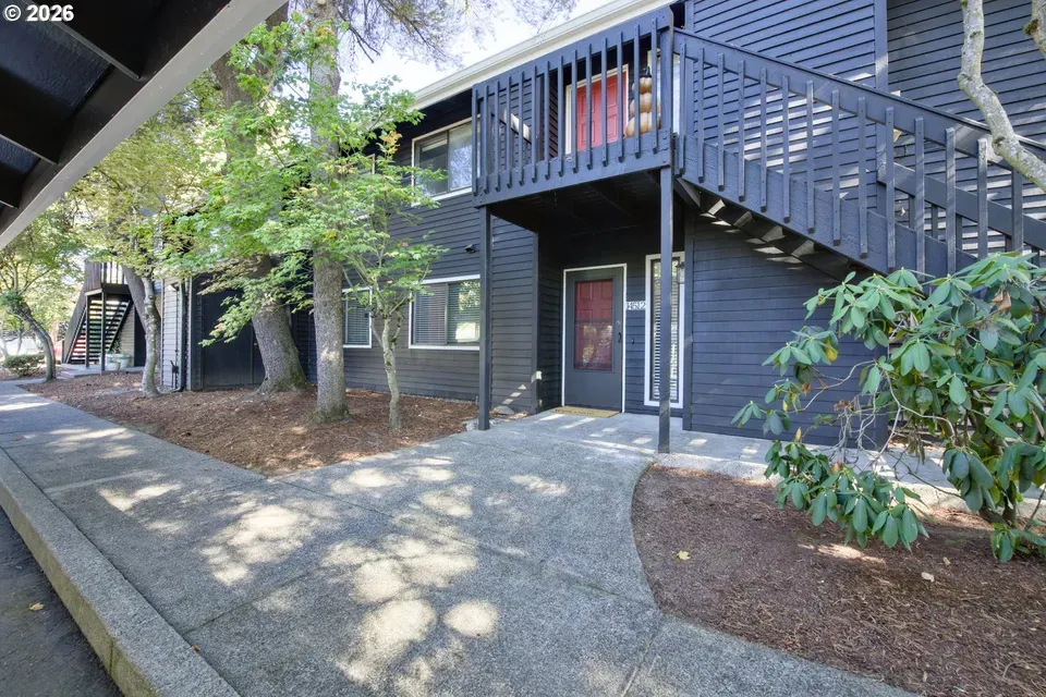 2 Bed 2 Bath Urban Residential Condo in Beaverton, OR