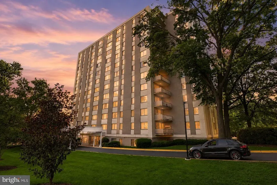 2 Bed 2 Bath Urban Residential Condo in Bethesda, MD - 2