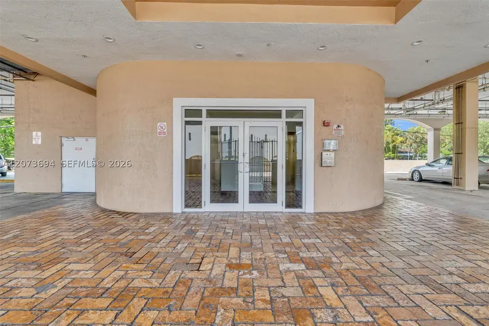 2 Bed 2 Bath Urban Residential Condo in Coral Gables, FL - 3