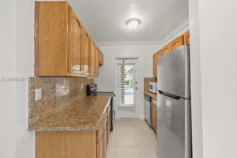2 Bed 2 Bath Urban Residential Condo in Coral Gables, FL - 4