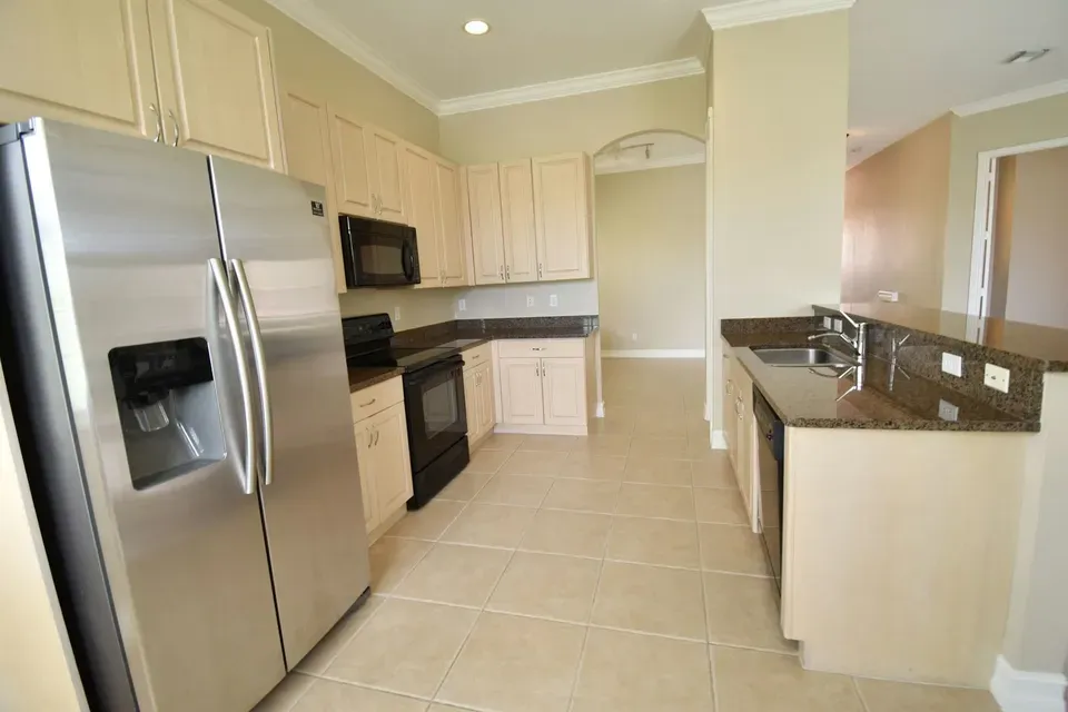 2 Bed 2 Bath Urban Residential Condo in Fort Myers, FL - 3