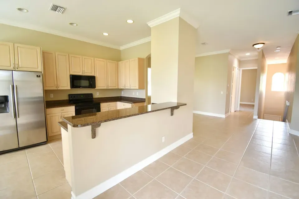 2 Bed 2 Bath Urban Residential Condo in Fort Myers, FL - 4