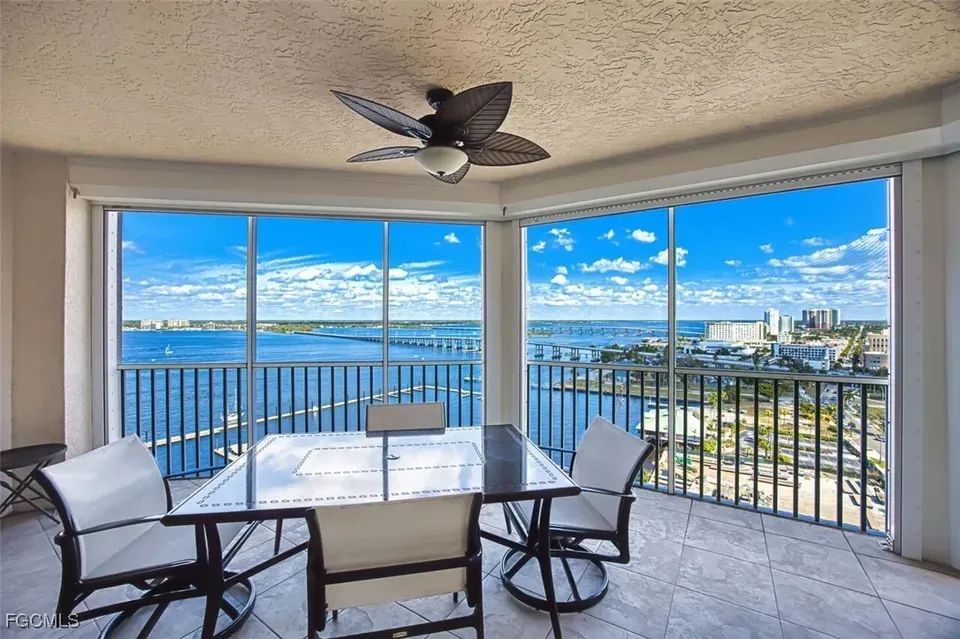 2 Bed 2 Bath Urban Residential Condo in Fort Myers, FL