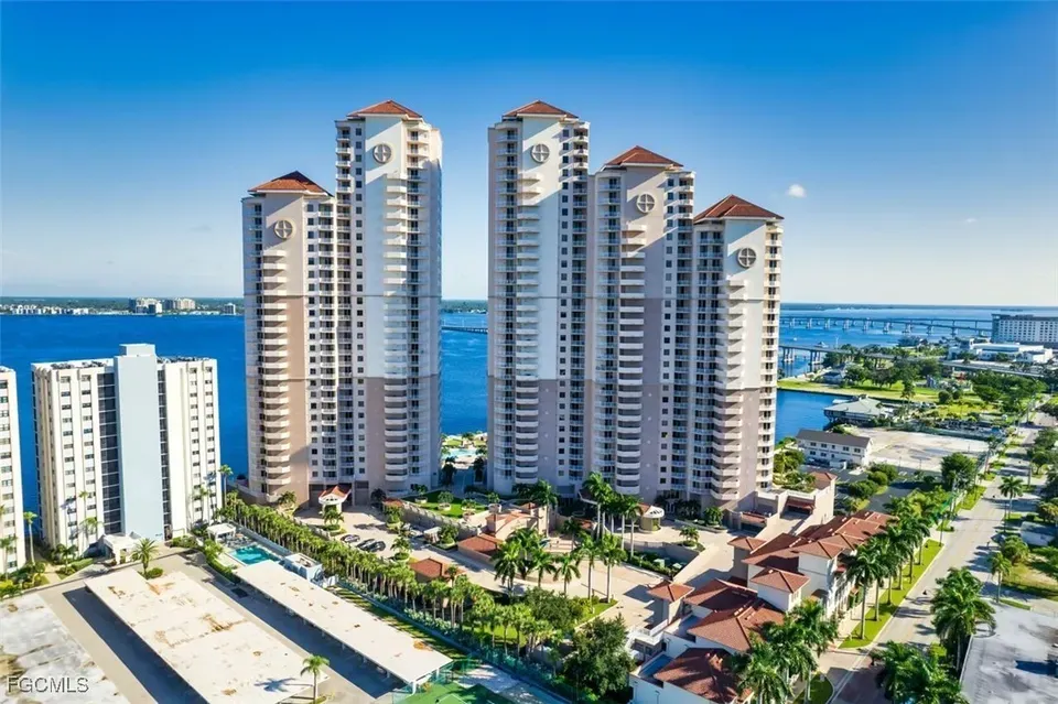 2 Bed 2 Bath Urban Residential Condo in Fort Myers, FL - 2