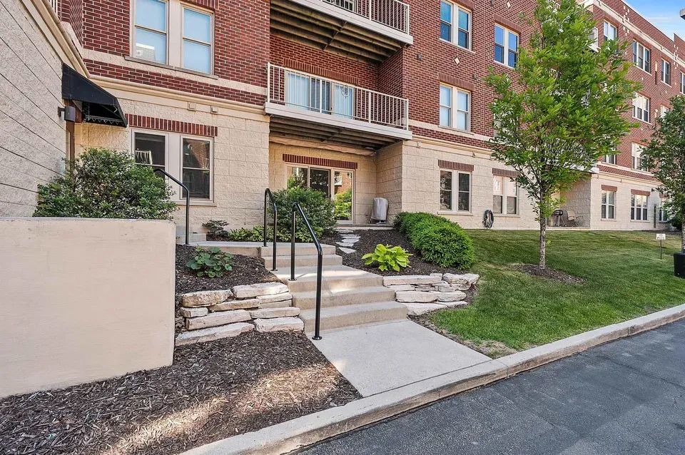 2 Bed 2 Bath Urban Residential Condo in Green Bay, WI - 3