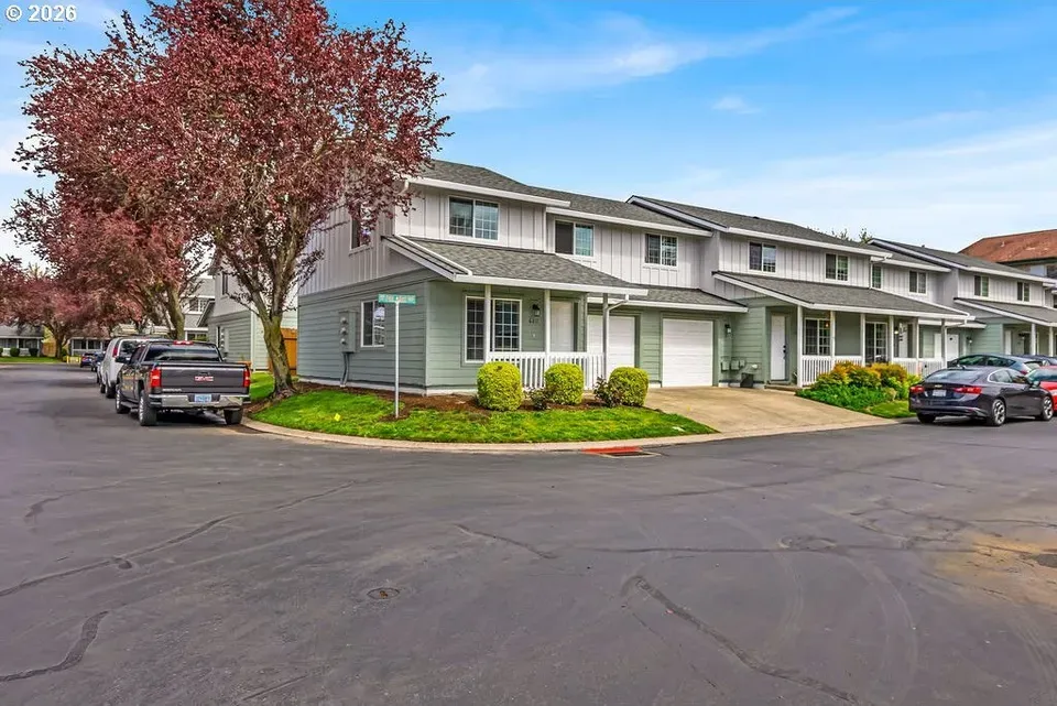2 Bed 2 Bath Urban Residential Condo in Hillsboro, OR - 3