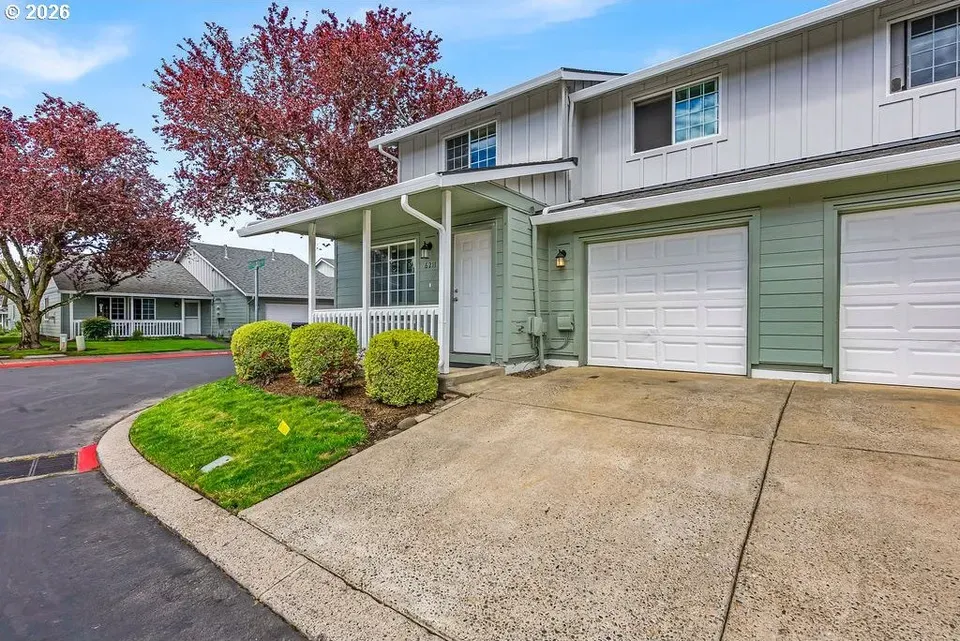 2 Bed 2 Bath Urban Residential Condo in Hillsboro, OR - 4