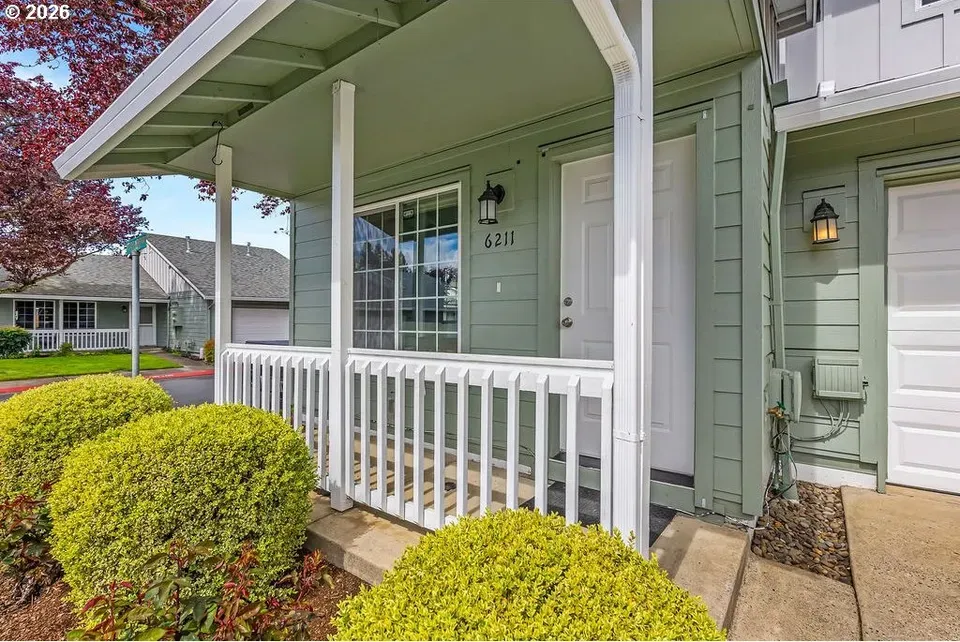 2 Bed 2 Bath Urban Residential Condo in Hillsboro, OR - 5
