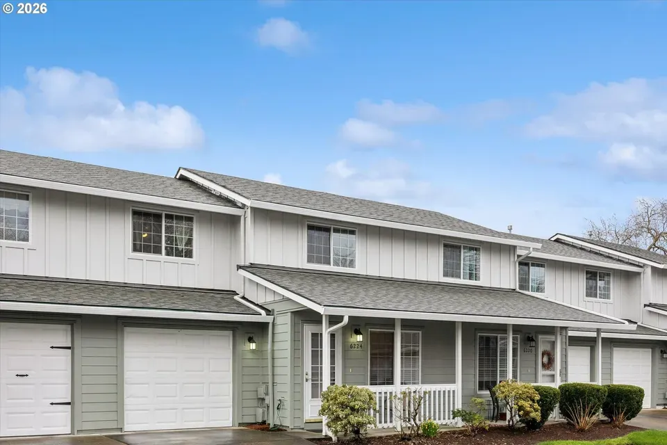 2 Bed 2 Bath Urban Residential Condo in Hillsboro, OR - 2