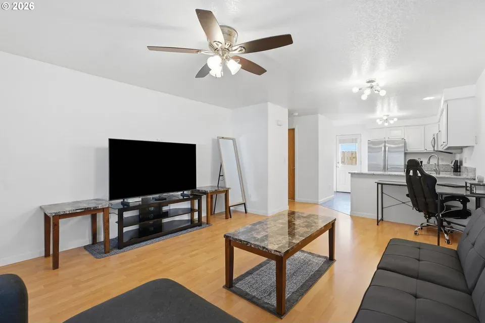 2 Bed 2 Bath Urban Residential Condo in Hillsboro, OR - 4