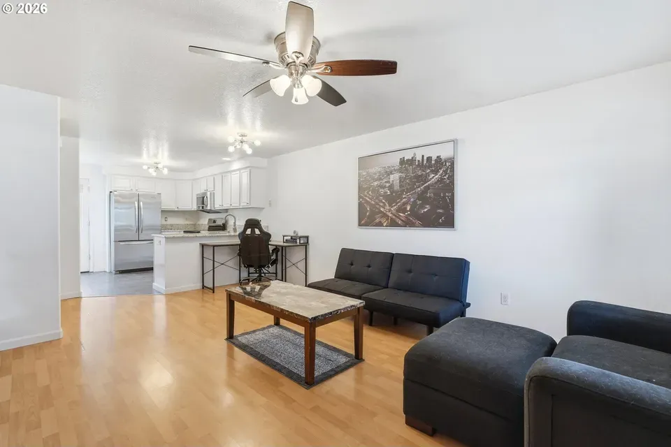 2 Bed 2 Bath Urban Residential Condo in Hillsboro, OR - 5