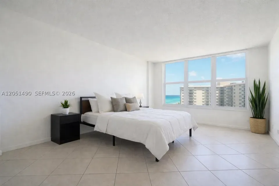 2 Bed 2 Bath Urban Residential Condo in Hollywood, FL - 3