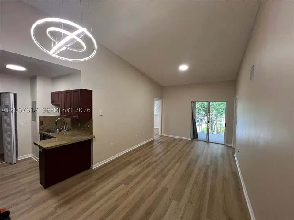 2 Bed 2 Bath Urban Residential Condo in Hollywood, FL