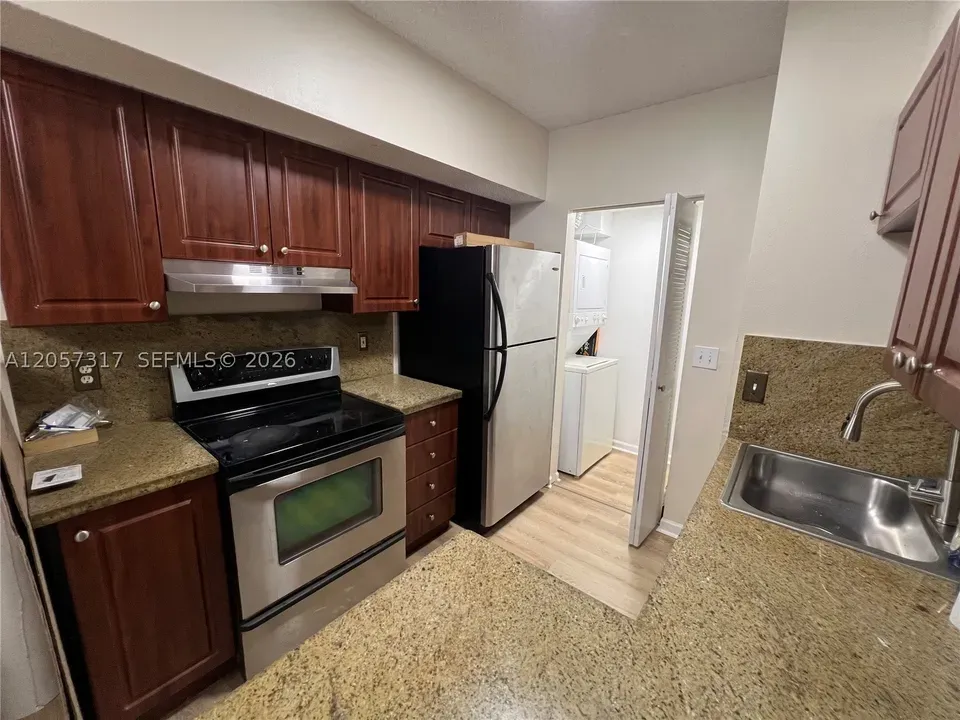 2 Bed 2 Bath Urban Residential Condo in Hollywood, FL - 4