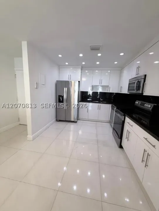 2 Bed 2 Bath Urban Residential Condo in Hollywood, FL - 3