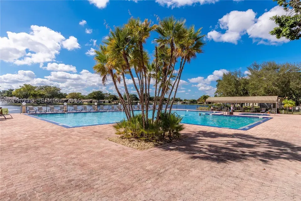 2 Bed 2 Bath Urban Residential Condo in Hollywood, FL - 2