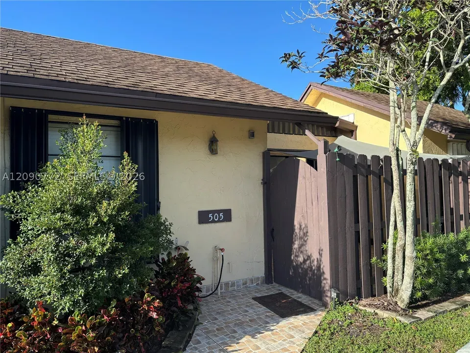2 Bed 2 Bath Urban Residential Condo in Hollywood, FL - 3