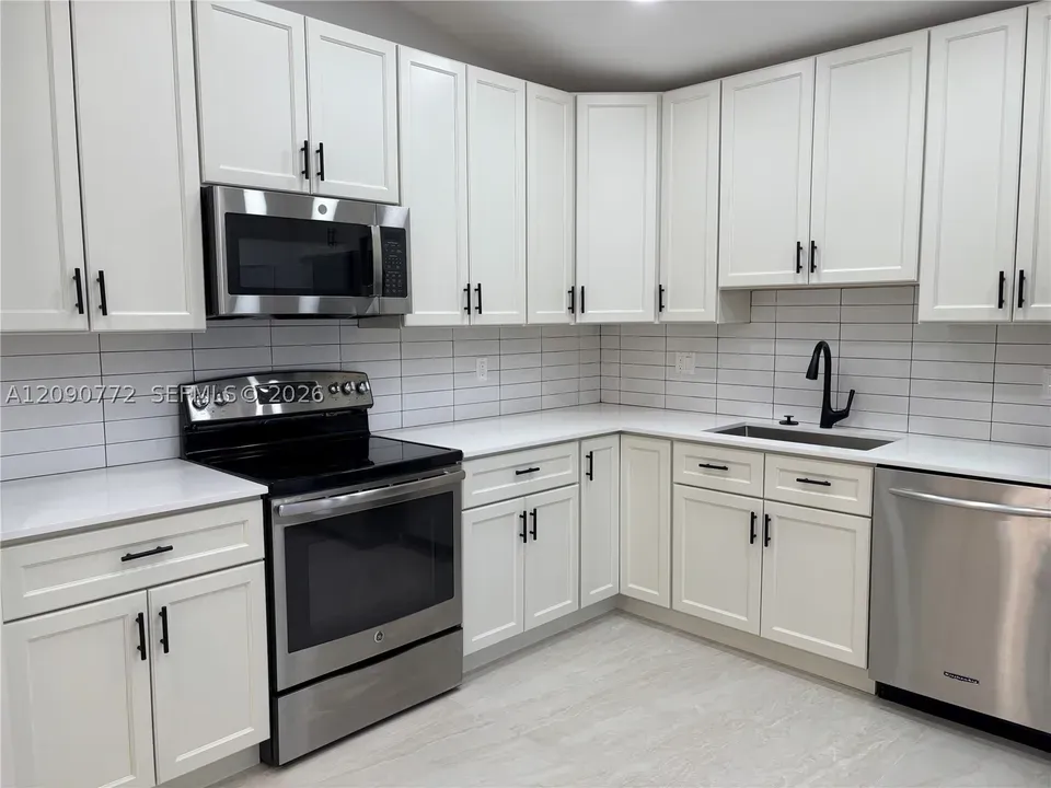 2 Bed 2 Bath Urban Residential Condo in Hollywood, FL - 5