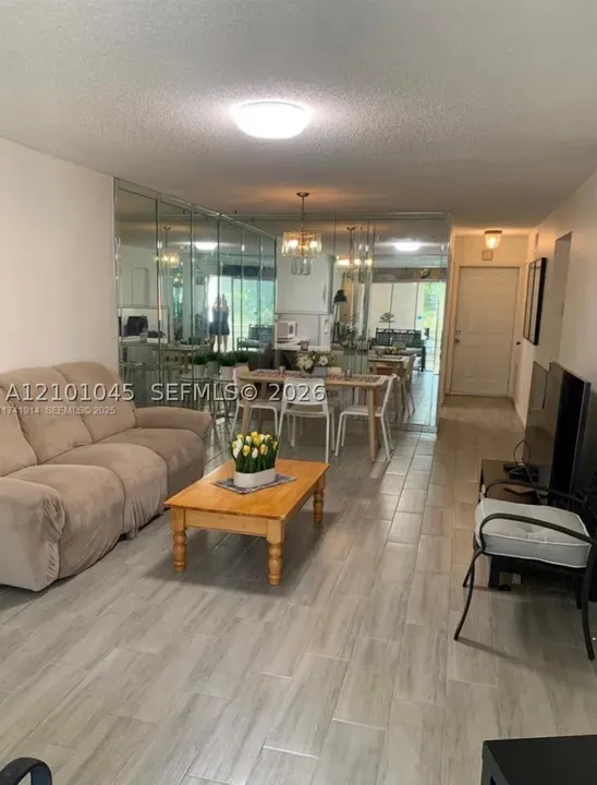2 Bed 2 Bath Urban Residential Condo in Hollywood, FL