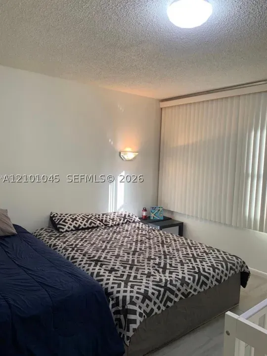 2 Bed 2 Bath Urban Residential Condo in Hollywood, FL - 4