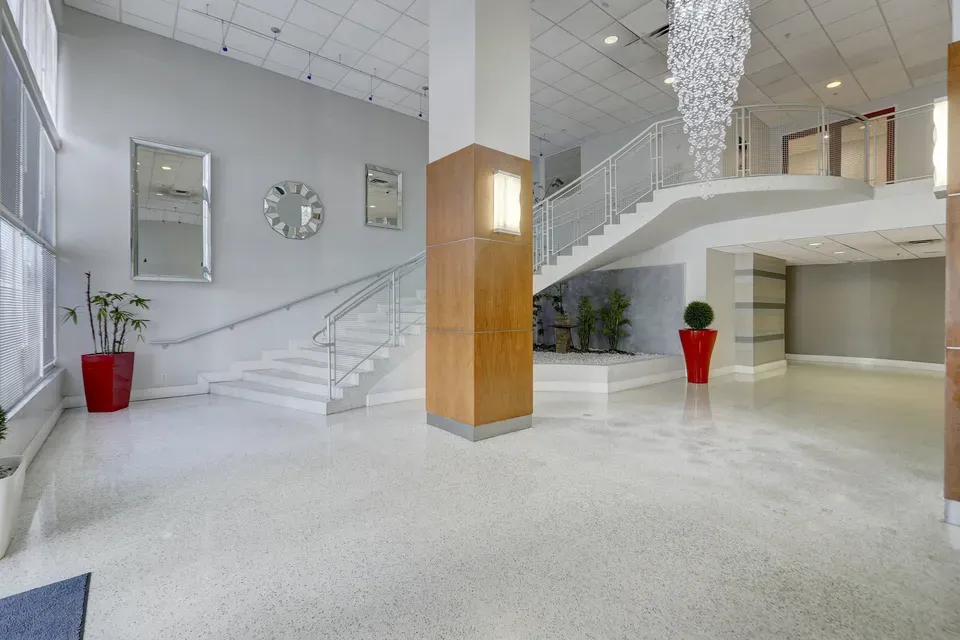 2 Bed 2 Bath Urban Residential Condo in Hollywood, FL